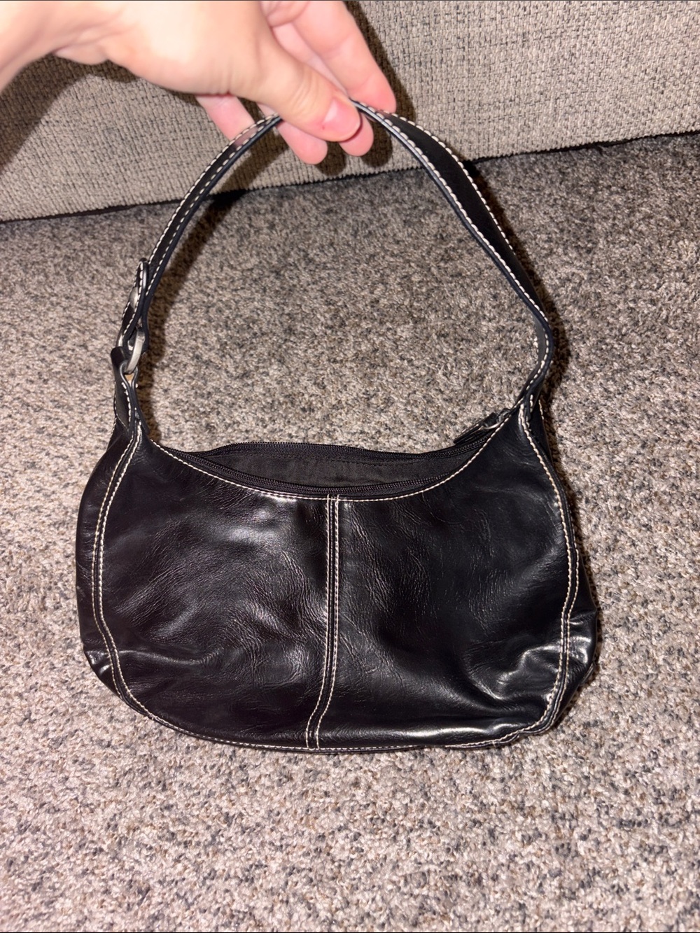 Vintage Black Leather Shoulder Bag - Classic Women's Hobo